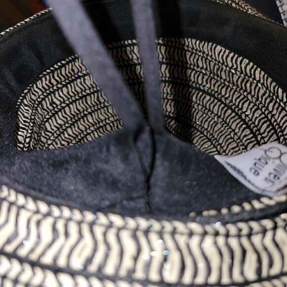 Olive and Pique hat.  - Picture 7 of 7